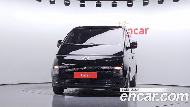 Hyundai Staria 2022 — photo 3
