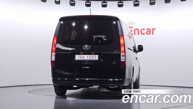 Hyundai Staria 2022 — photo 4