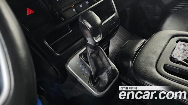 Hyundai Staria 2022 — photo 12