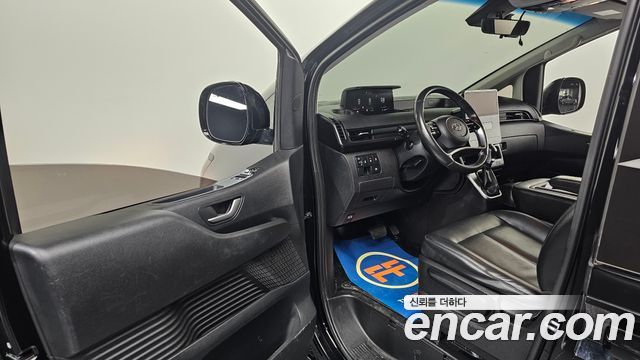 Hyundai Staria 2022 — photo 13