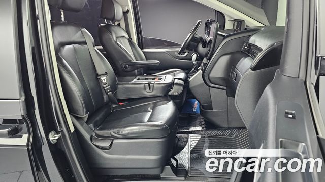 Hyundai Staria 2022 — photo 16