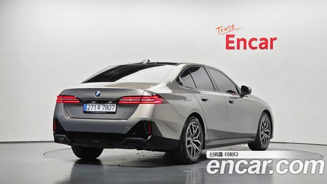 BMW 5-Series 2026 — photo 2