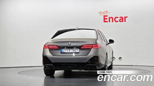 BMW 5-Series 2026 — photo 4