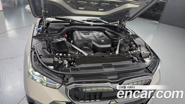 BMW 5-Series 2026 — photo 6