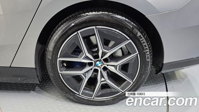 BMW 5-Series 2026 — photo 7