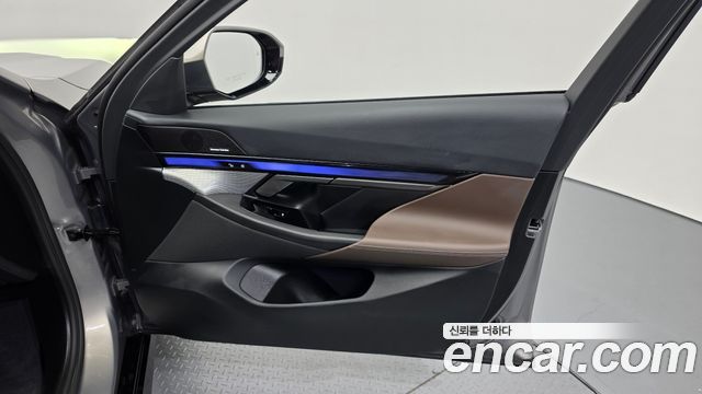 BMW 5-Series 2026 — photo 15