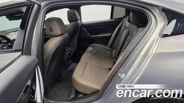 BMW 5-Series 2026 — photo 16
