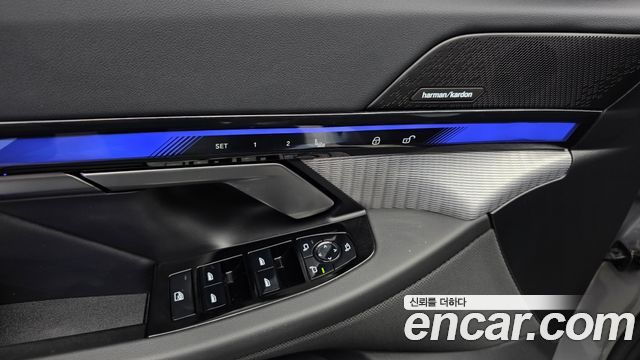 BMW 5-Series 2026 — photo 30