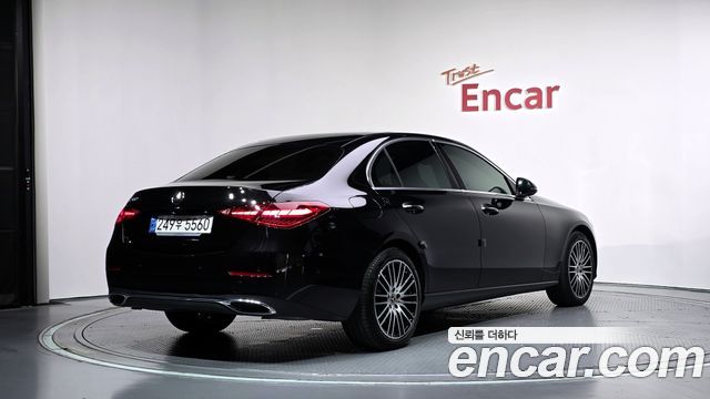 Mercedes-Benz C-Class 2024 — photo 2
