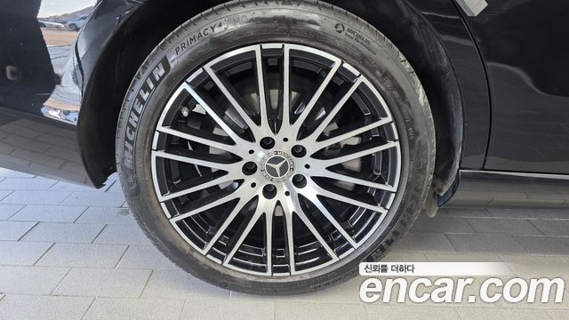 Mercedes-Benz C-Class 2024 — photo 5