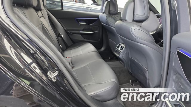 Mercedes-Benz C-Class 2024 — photo 17