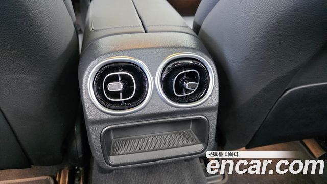 Mercedes-Benz C-Class 2024 — photo 25