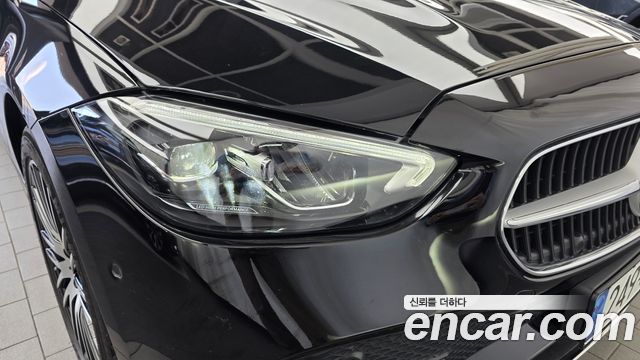 Mercedes-Benz C-Class 2024 — photo 8