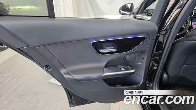 Mercedes-Benz C-Class 2024 — photo 15