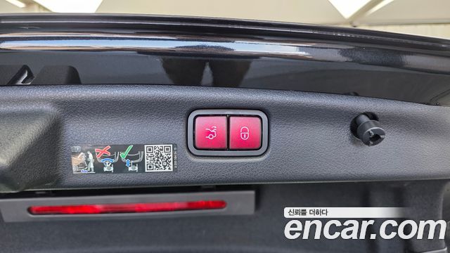 Mercedes-Benz C-Class 2024 — photo 29