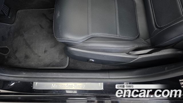 Mercedes-Benz C-Class 2024 — photo 31
