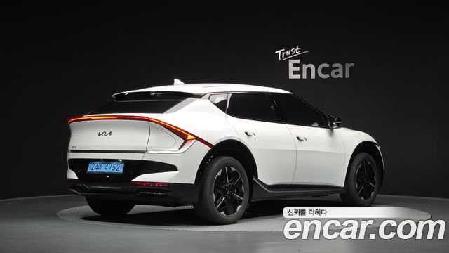 Kia EV6 2025 — photo 2