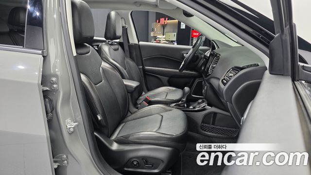 Jeep Compass 2020 — photo 17