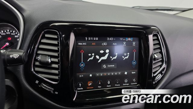 Jeep Compass 2020 — photo 22
