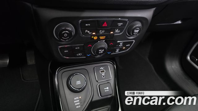 Jeep Compass 2020 — photo 29