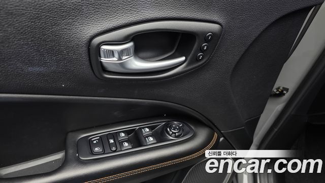 Jeep Compass 2020 — photo 31