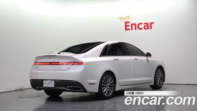 Lincoln MKZ 2018 — photo 2