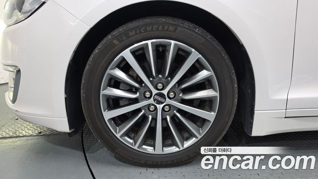 Lincoln MKZ 2018 — photo 5
