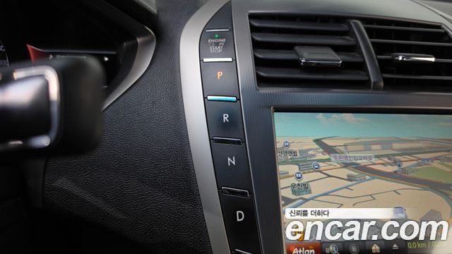 Lincoln MKZ 2018 — photo 9