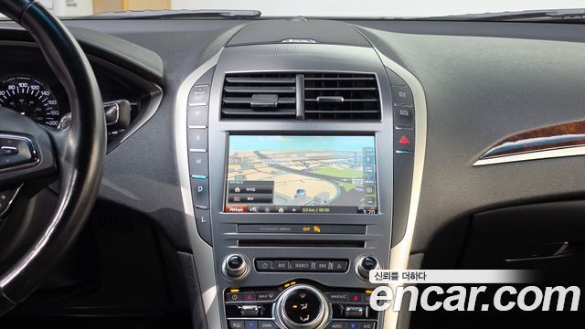 Lincoln MKZ 2018 — photo 14