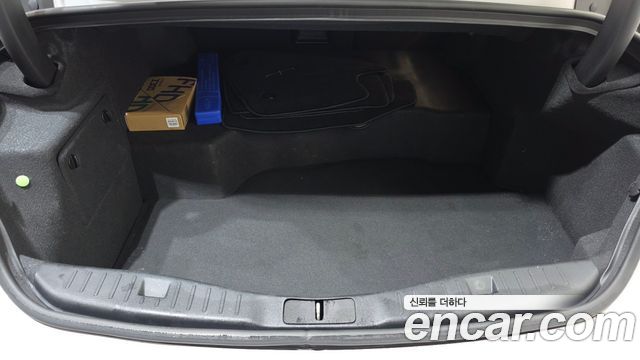 Lincoln MKZ 2018 — photo 20