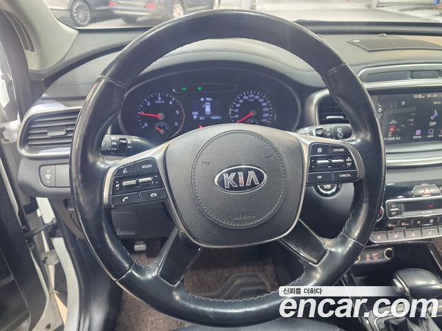 Kia Sorento 2018 — photo 11