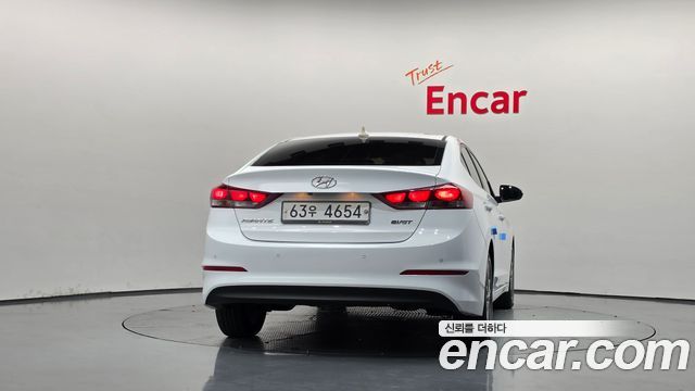 Hyundai AVANTE 2016 — photo 4