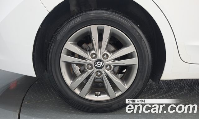 Hyundai AVANTE 2016 — photo 5