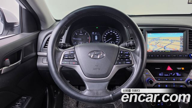Hyundai AVANTE 2016 — photo 18