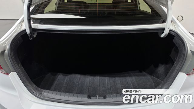 Hyundai AVANTE 2016 — photo 23