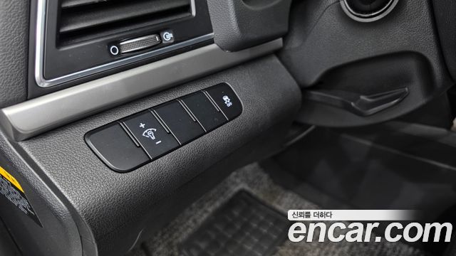 Hyundai AVANTE 2016 — photo 26