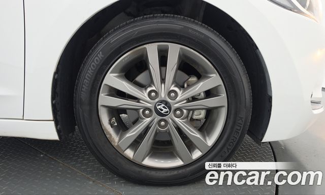 Hyundai AVANTE 2016 — photo 7