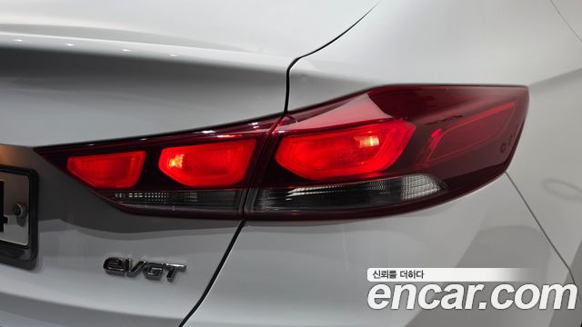 Hyundai AVANTE 2016 — photo 9