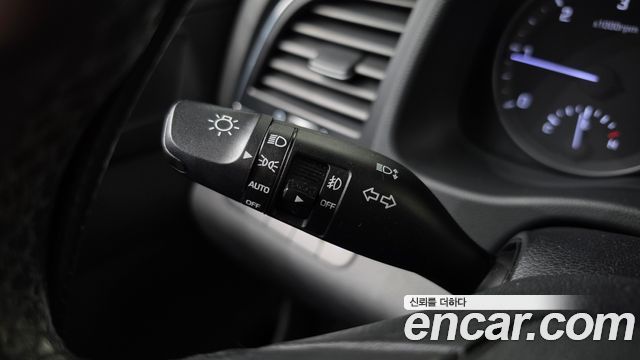 Hyundai AVANTE 2016 — photo 30