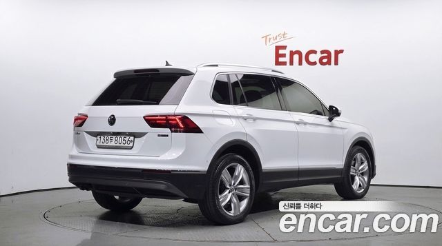 Volkswagen Tiguan 2020 — photo 2