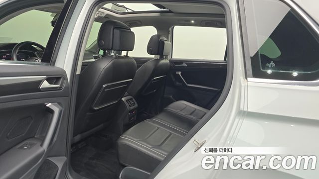 Volkswagen Tiguan 2020 — photo 17