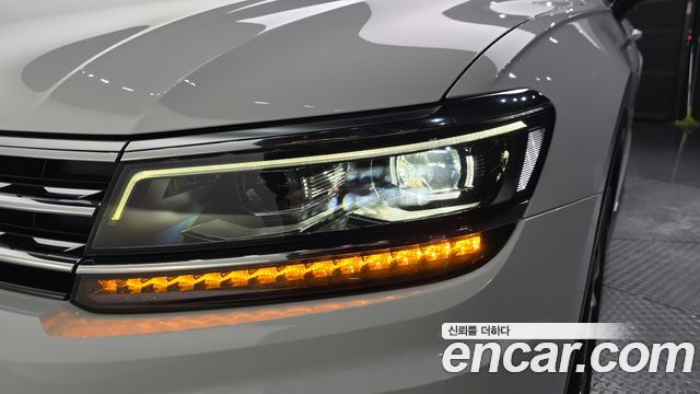 Volkswagen Tiguan 2020 — photo 8