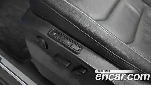 Volkswagen Tiguan 2020 — photo 32