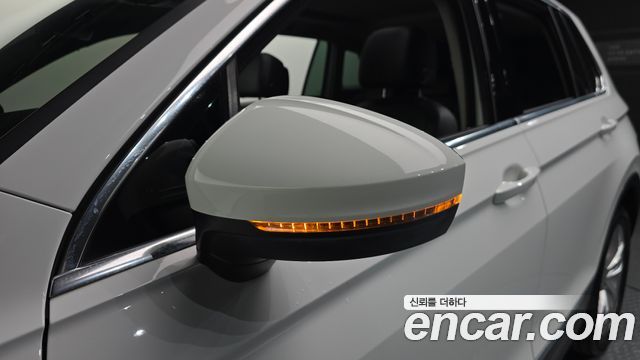 Volkswagen Tiguan 2020 — photo 34