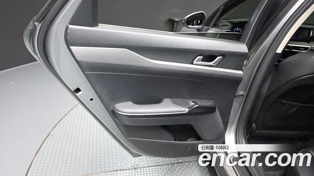 Kia K5 2022 — photo 15