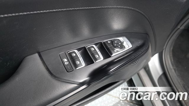 Kia K5 2022 — photo 30
