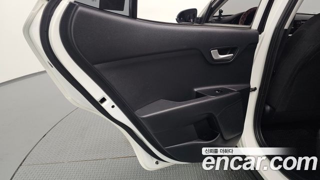 Kia Stonic 2020 — photo 15