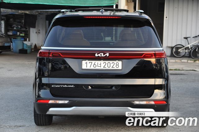 Kia Canival 2021 — photo 4