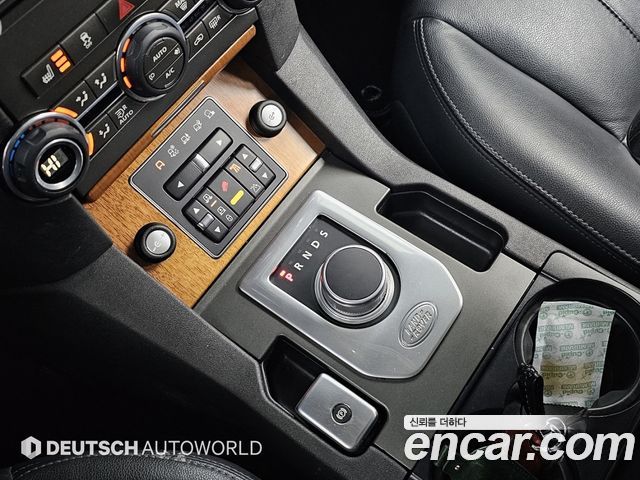 Land Rover Discovery 2013 — photo 9