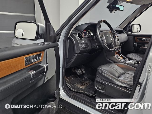Land Rover Discovery 2013 — photo 11